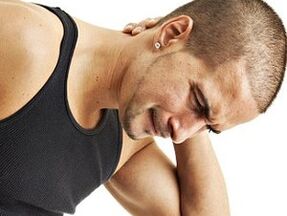 How the osteochondosis of the cervical column is manifested