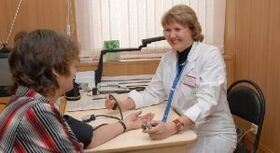 Blood pressure measurement to the doctor's appointment